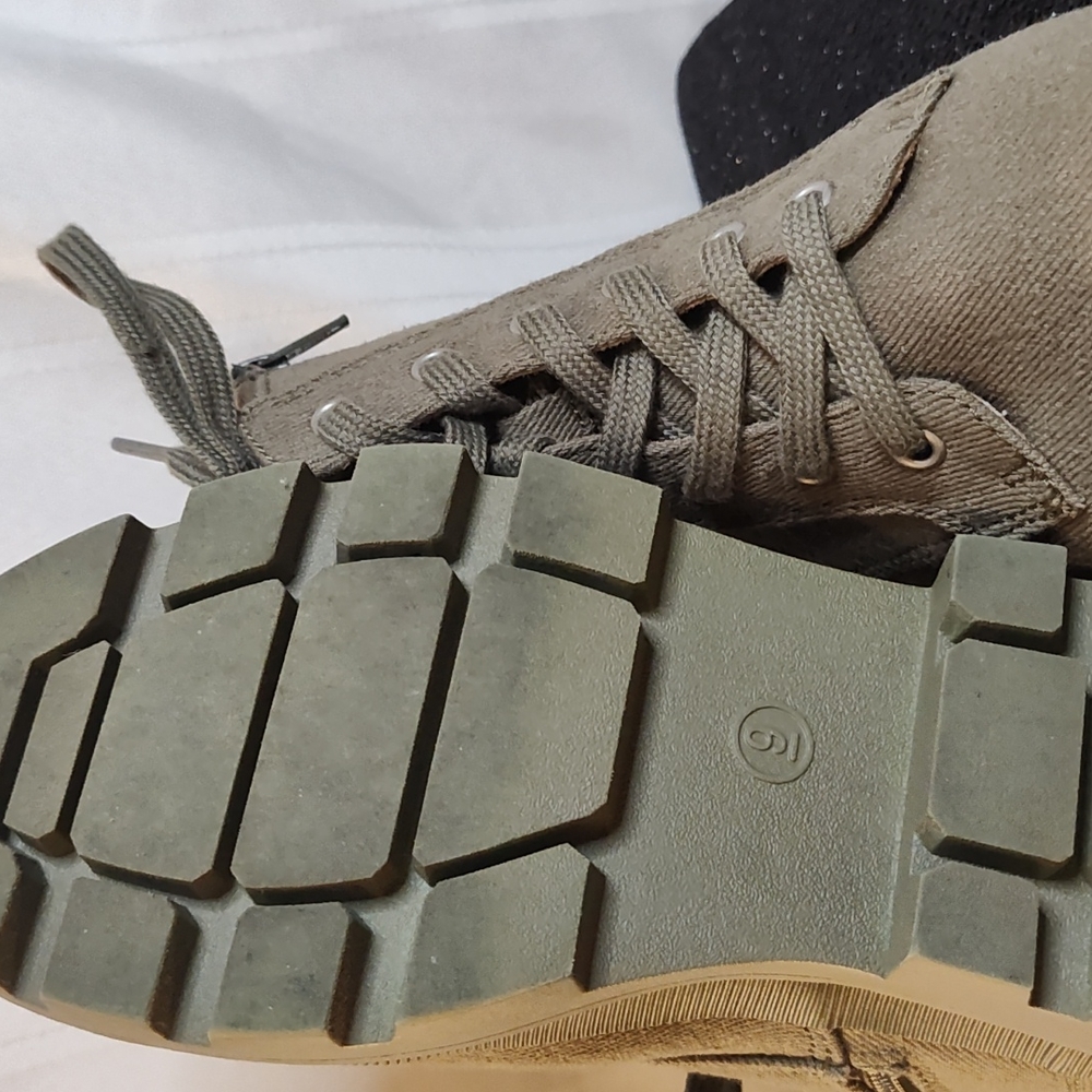 Universal Thread Sneakers - image 5